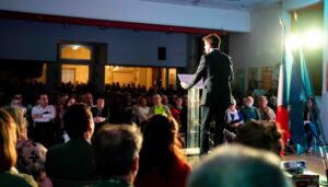 soutien des partis politiques de gauche à la liste pour la roche avec romain bossis