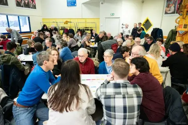 salle remplie de personnes